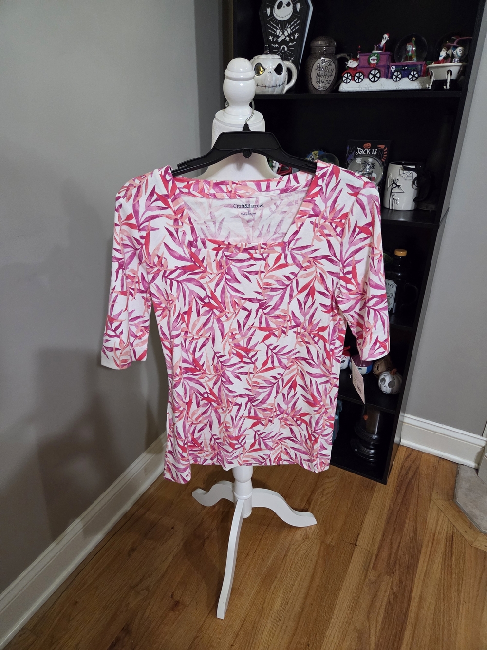 croft & barrow Pink and White Leaf-Print Square Neck Top